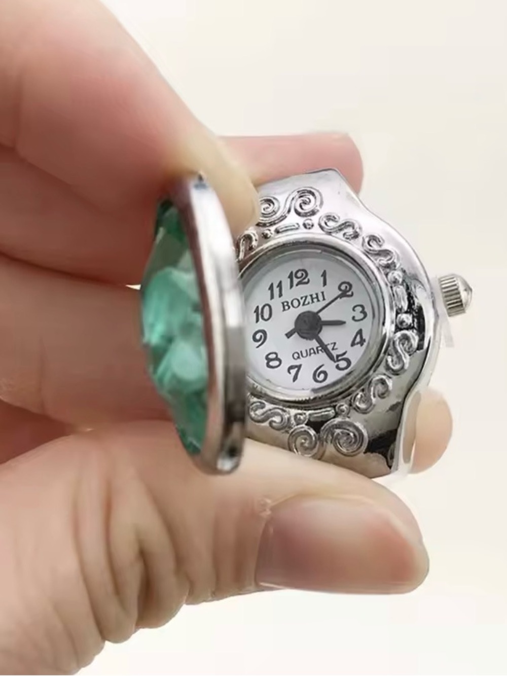 Clock Retro Roman Quartz Watch Ring with green gemstone